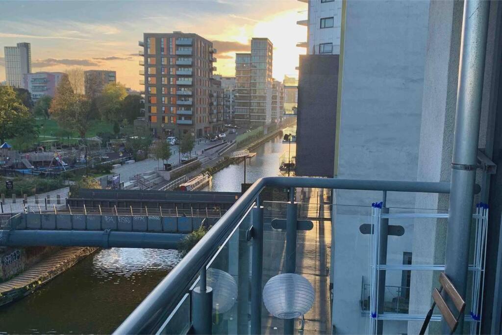 Canal Room London Luaran gambar